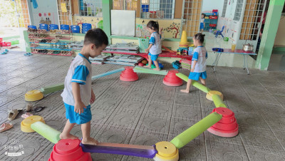Hoạt động ngoài trời- Mầm 2