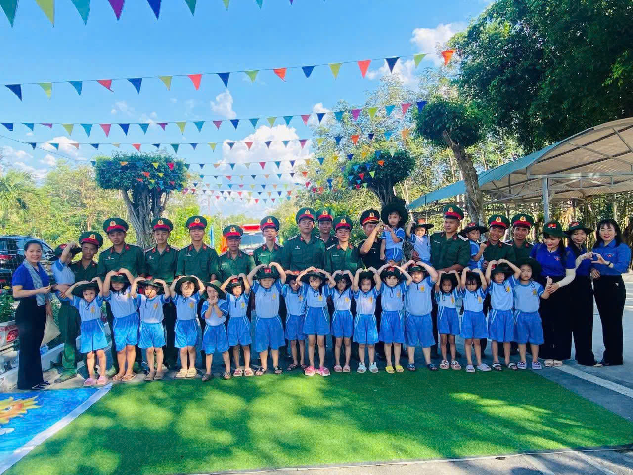 HOẠT ĐỘNG TRẢI NGHIỆM Ý NGHĨA CỦA CÁC BÉ TRƯỜNG MẦM NON ĐỊNH AN - NHÂN DỊP KỶ NIỆM 81 NĂM NGÀY THÀNH LẬP QUÂN ĐỘI NHÂN DÂN VIỆT NAM (22/12/1944 - 22/12/2025)